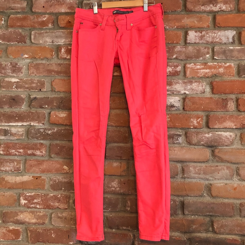 Levi’s Demi Curve Red Low Rose Skinny Jeans